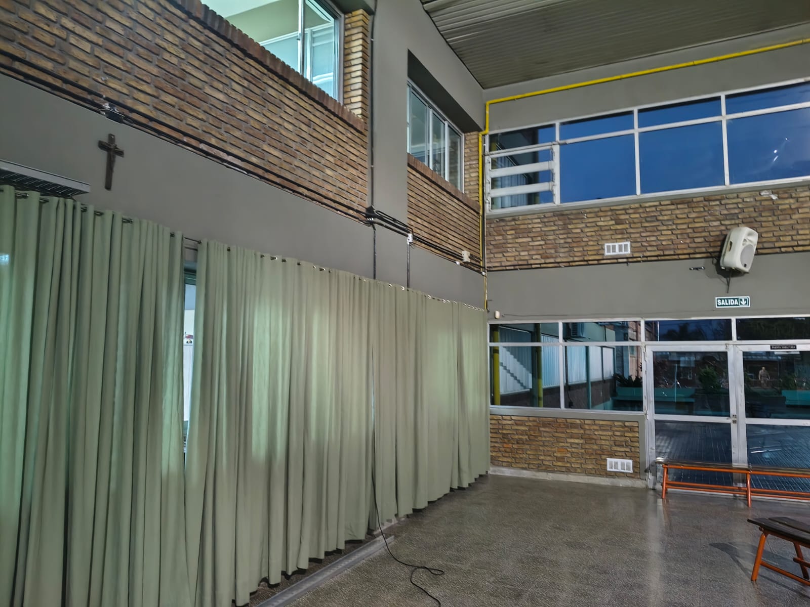 Obras y trabajos de mejora en el patio cubierto